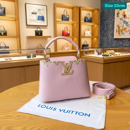 LV
Good quality 
with box 
🎁🎁🎁

120 dhs🪙💕

Zain186
♥️♥️♥️
