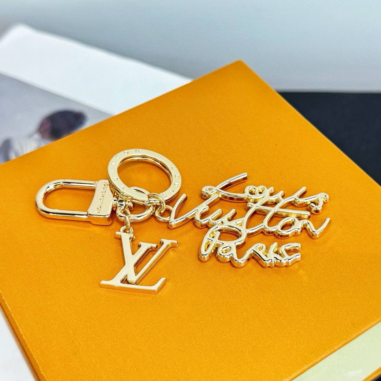 KEYCHAIN
BAG CHARM
MASTER✨💫
70 DHS✅

 WITH GOOD BOX AND PAPER BAG🎁🛍️

Zain89
♥️♥️♥️