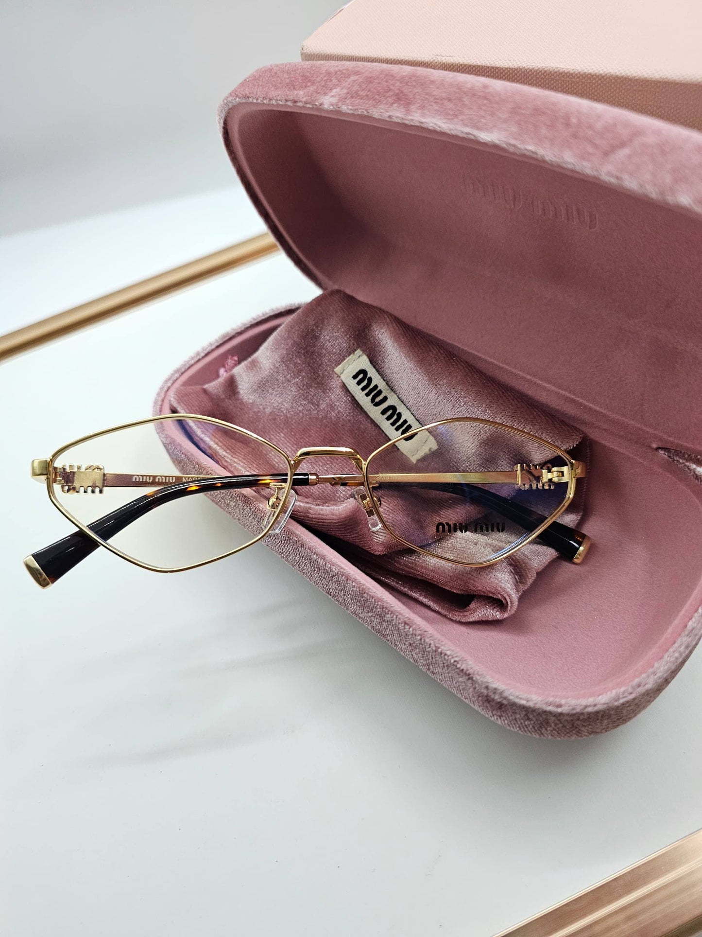 Miu Miu
Super master quality 💯
For Price 👇 WhatsApp✅
0568585901 
0507557372
0552275751 Owner Zain 👌

Zain282
♥️♥️♥️