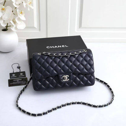 Chanel

with box
🎁🎁🎁

110 dhs✅
good quality

Zain143
♥️♥️♥️