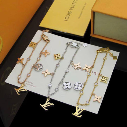 LV BRACELET 

MASTER ✨💫
55 dhs🇦🇪🇦🇪

WITH BOX AND PAPER BAG🛍️🎁


Zain89
♥️♥️♥️