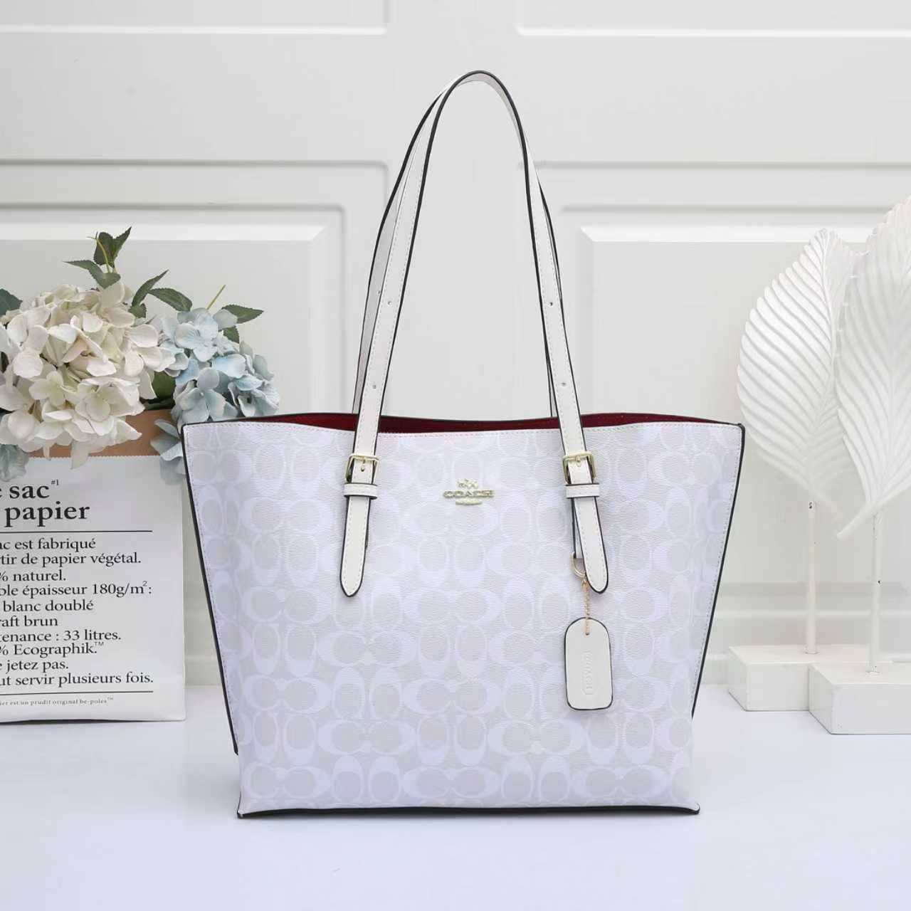 Coach
95 dhs✅

Zain203
♥️♥️♥️