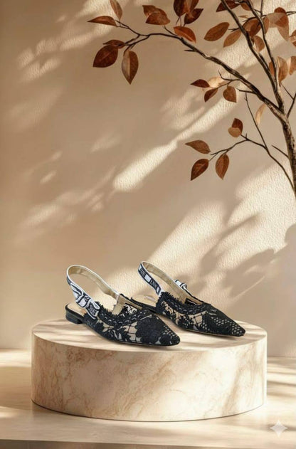 DIOR 
☘️ *SIZE  36  to 40 ☘️                                                                                                       
220 dhs🪙💕

Zain224
♥️♥️♥️