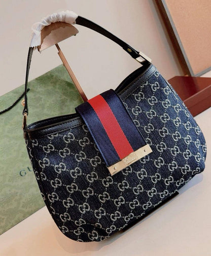 GUCCI 

NEW CAME 

GOOD QUALITY 
100 dhs🇦🇪🇦🇪

Zain295
Zain39
♥️♥️♥️