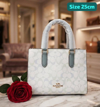 Coach

Best quality

No box’s

90 DHS🇦🇪🇦🇪

size 25cm

Zain158
♥️♥️♥️