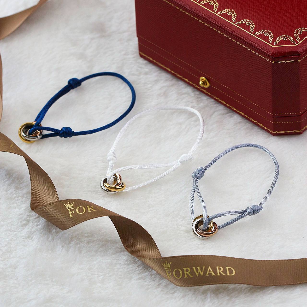 Cartier ❤️‍🔥*
Bracelet ✨
Master quality 💯
With normal boxes 🗃️ 
45 dhs✅
With master box 📦 
80 dhs✅

Zain216
♥️♥️♥️