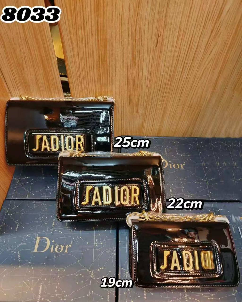 Dior

good quality 
With box 
🎁🎁🎁

Small 85 dhs🪙🌨️
M 90 dhs🪙🌨️
L 95 dhs🪙🌨️

Zain07
♥️♥️♥️