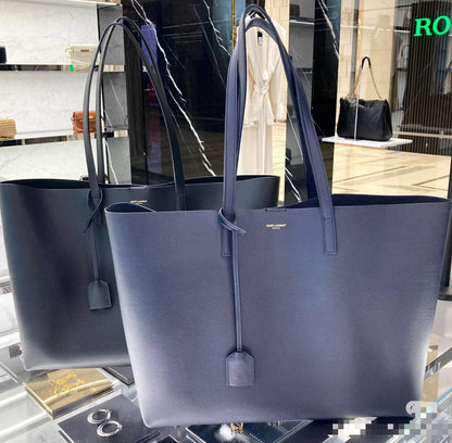 ❤️ Ysl Tote
1️⃣ First quality 
Size : 48 * 31 cm
95 dhs✅

Zain115
♥️♥️♥️