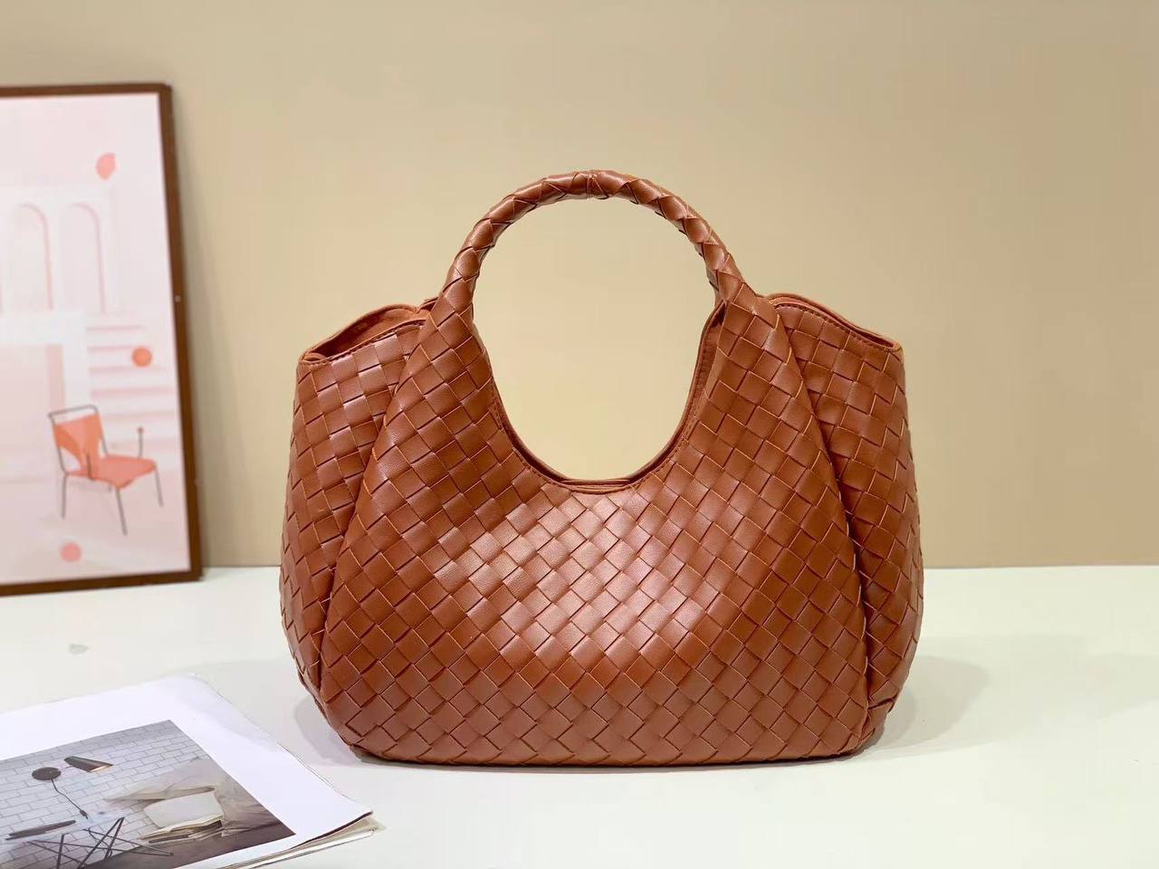 Bottega
120 dhs💓

Zain143
♥️♥️♥️