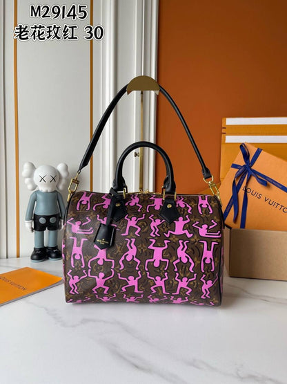 Lv Speedy 
Master🌺🌺
30cm
270 dhs✅

Zain114
♥️♥️♥️