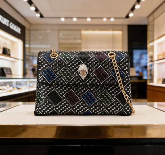 Aigner
115 dhs🇦🇪

with box 🎁🎁🎁

Ainger & Kurt Geiger
Size :26*9*18

Zain07
♥️♥️♥️
