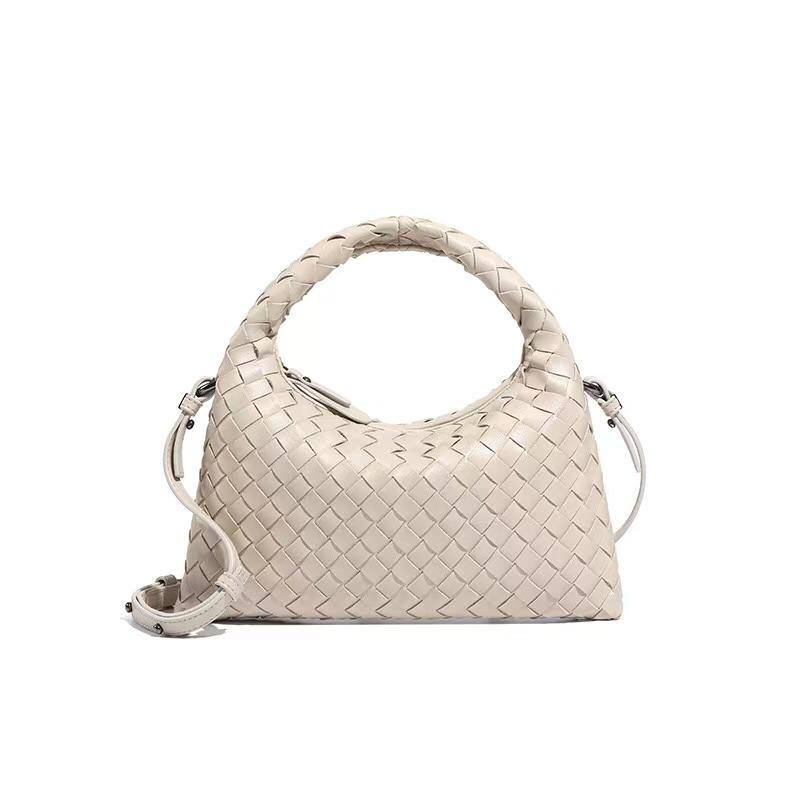 Bottega

95 dhs✅

with box
🎁🎁🎁

Zain42
♥️♥️♥️
