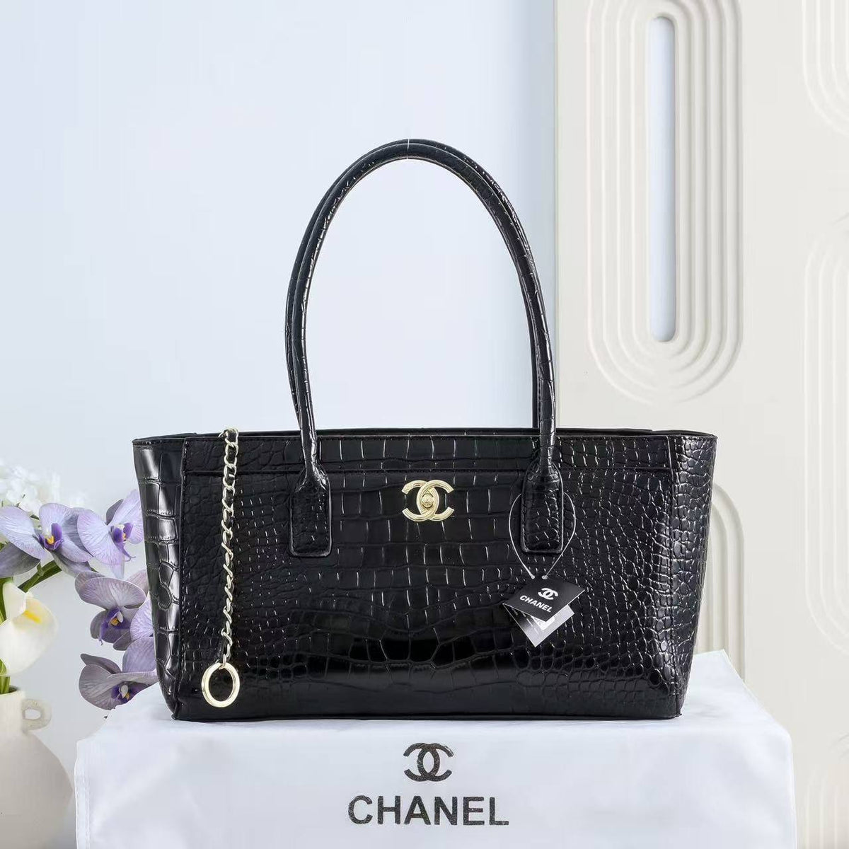 Chanel

105 dhs🇦🇪🇦🇪

size 35×13×20cm

Zain42
♥️♥️♥️