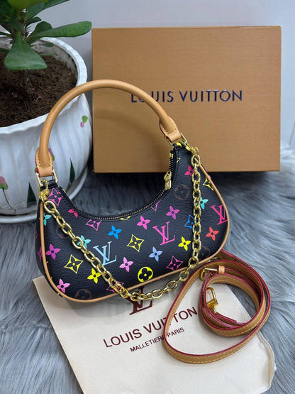LV
SIZE………. 23 CM🌷🌹
90 dhs🪙🌨️
with BOX❤️❤️

Zain244
♥️♥️♥️