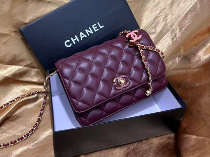 Chanel

75 dhs❤️

with box
🎁🎁🎁

size 20cm

Zain26
♥️♥️♥️