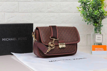 MK 
 GOOD QUALITY
85 dhs✅

Zain39
♥️♥️♥️