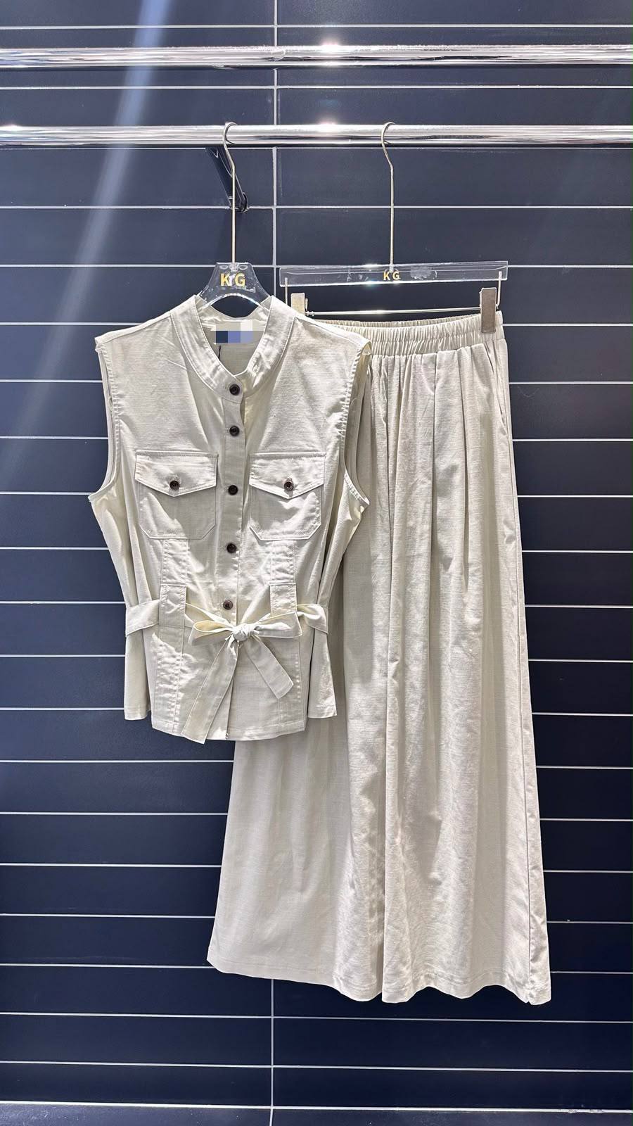 LORO PIANA
Women’s Linen Set
Master Quality 
SMLXL
480 dhs✅

Zain276
♥️♥️♥️