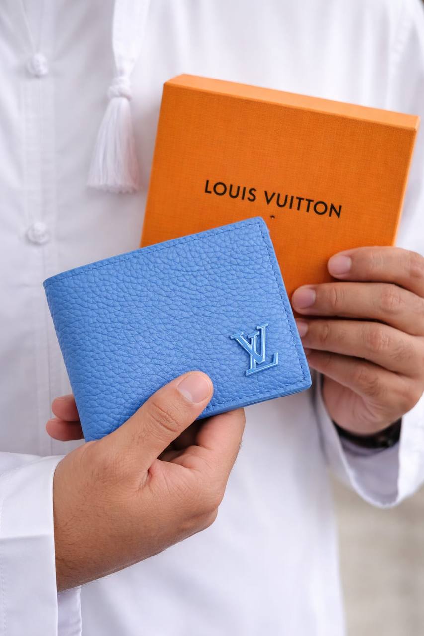 LV 
master quality wallet 
soft leather
120 dhs🌺

Zain59
♥️♥️♥️