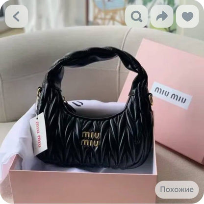 Miu Miu
100 dhs🇦🇪🇦🇪
with box
size 22cm

Zain26
♥️♥️♥️