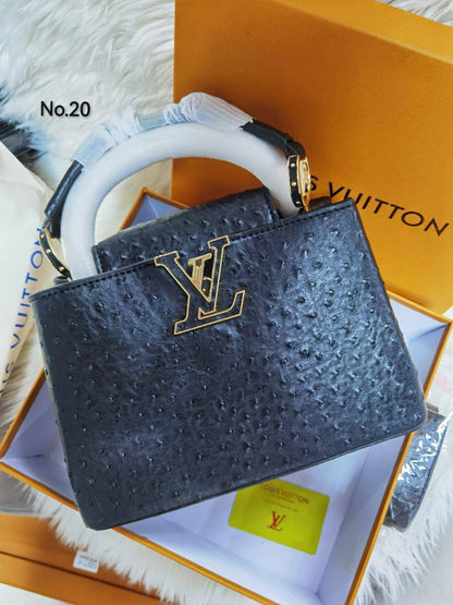 LV Capitalcines 
Size : 27 * 19 cm
110 dhs🪙💕
with box🎁

Zain115
♥️♥️♥️