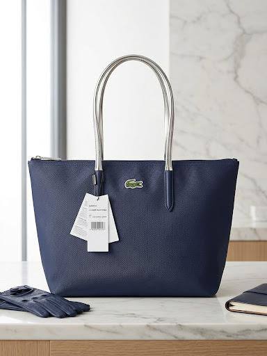 LACOSTE BAG
GOOD QUALITY
50 dhs✅

Zain40
♥️♥️♥️