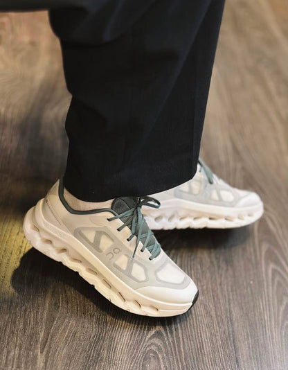 On Running Cloudtilt Remix
Ivory Olive ，
Size 36-45 ，
240 dhs💓

Zain18
♥️♥️♥️