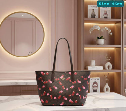 Coach
Good quality 

with box 
🎁🎁🎁

110 dhs🪙🌺

Zain186
♥️♥️