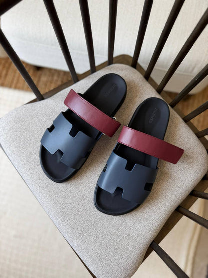 HERMES SLIPPER
*AAA QUALITY*
*size: 40 to 47*
450 dhs✅

Zain185
♥️♥️♥️