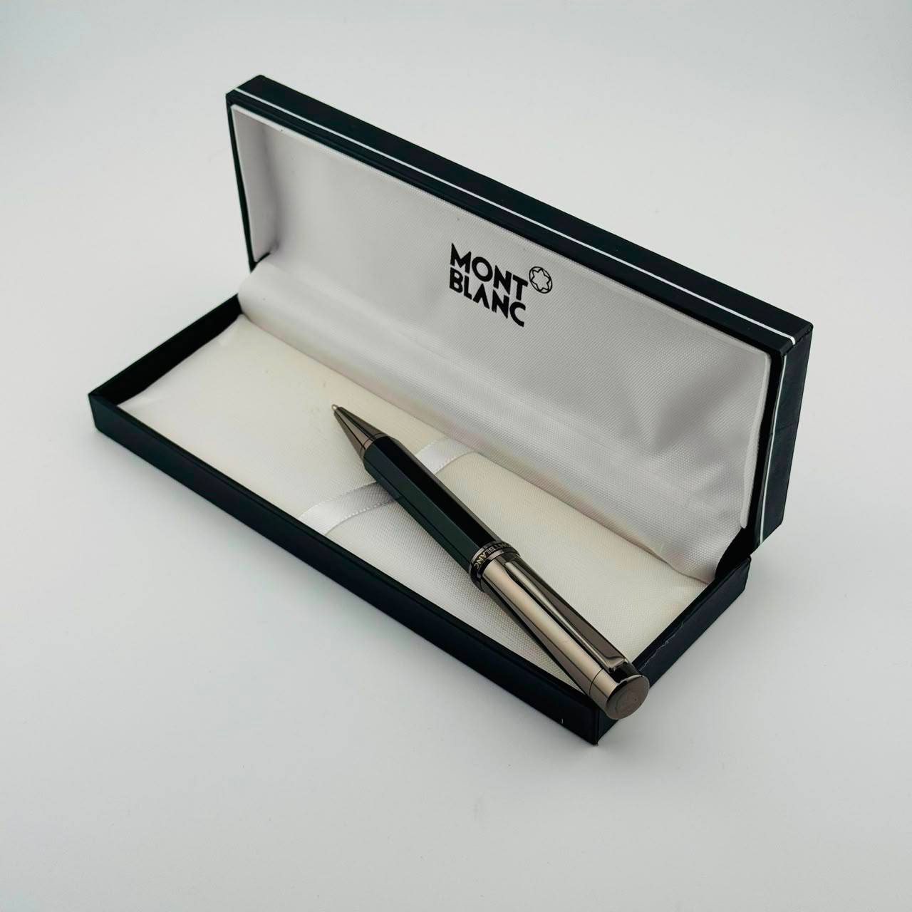 Pen
 
Good quality 

50 DHS🇦🇪🇦🇪

Zain182
♥️♥️♥️