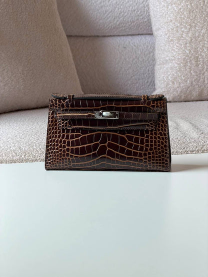 Hermes pochette 21cm💥Master quality ✅with box📦
610 dhs💓

Zain52
♥️♥️♥️