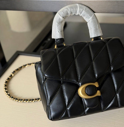 COACH 
NEW CAME HIGH QUALITY 
WITH BOX 
🎁🎁🎁

110 dhs✅

Zain39
♥️♥️♥️