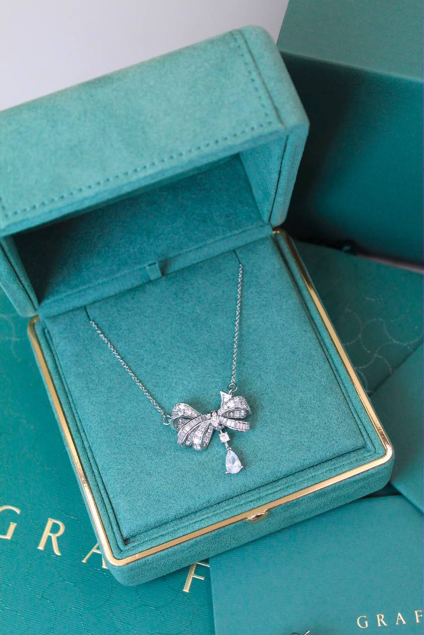 GRAFF
↗️ *Super Master Quality ®️*
Tilda's Bow Classic Diamond Drop Pendant & Earings

Necklace with Earings
*190 dhs🇦🇪🇦🇪* with *Normal* Box & Bag

Zain209
♥️♥️♥️