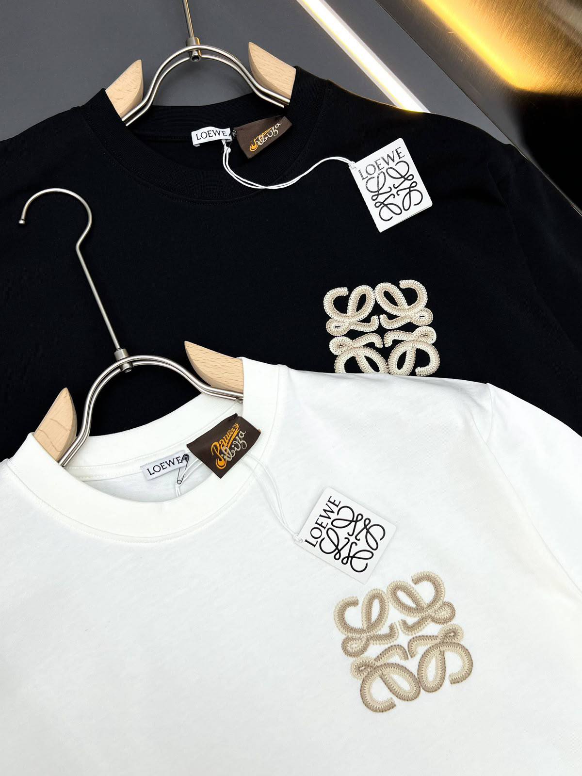 LOEWE ❣️
SUPER MASTER QUALITY ✨
SIZE :S M L XL XXL
280 dhs🇦🇪🇦🇪

Zain327
♥️♥️♥️