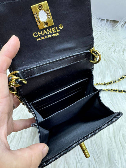 📱Brand Phone bag
First Quality +🎁

Size : 18 * 11 cm

50 dhs🗽

with box🎁

Zain115
♥️♥️♥️