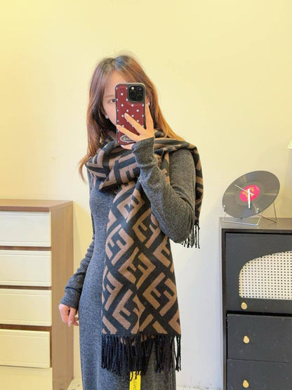 Scarf for winter 
180*68 cm
45 dhs🪙💕

Zain17
♥️♥️♥️