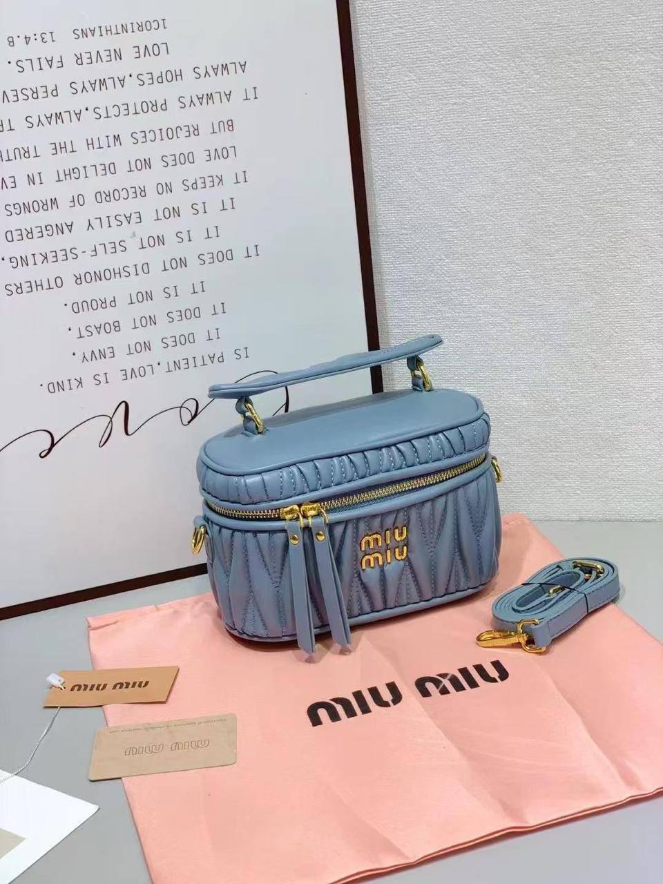 🍀 Miumiu 
1⃣️ First quality +🎁
size : 18 * 12 * 7 cm
80 dhs❣️
with box 🎁

Zain115
♥️♥️♥️