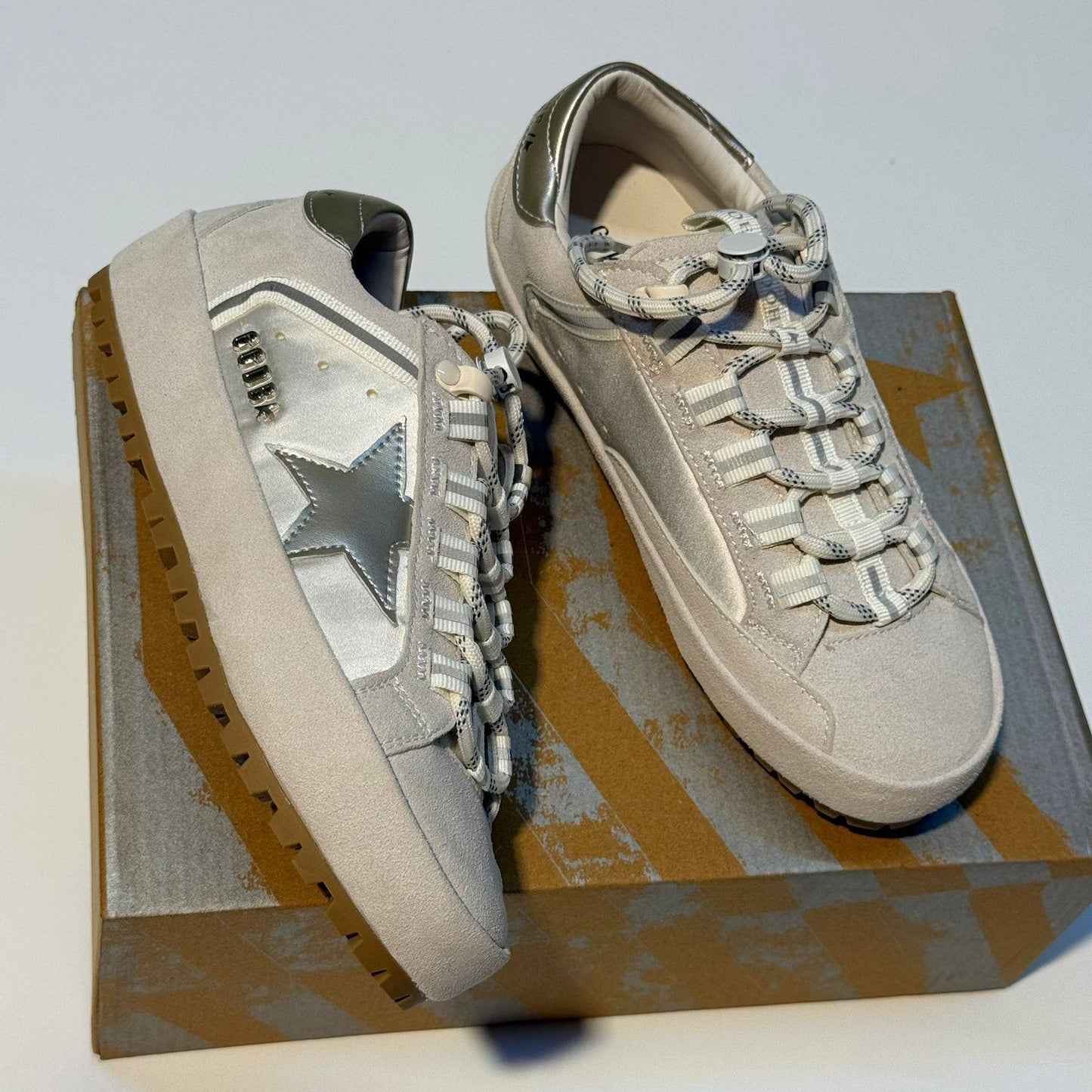 NEW CAME 😍
GOLDEN GOOSE 
140 dhs🇦🇪
Size 36 TO 41 

Zain40
💓💓💓