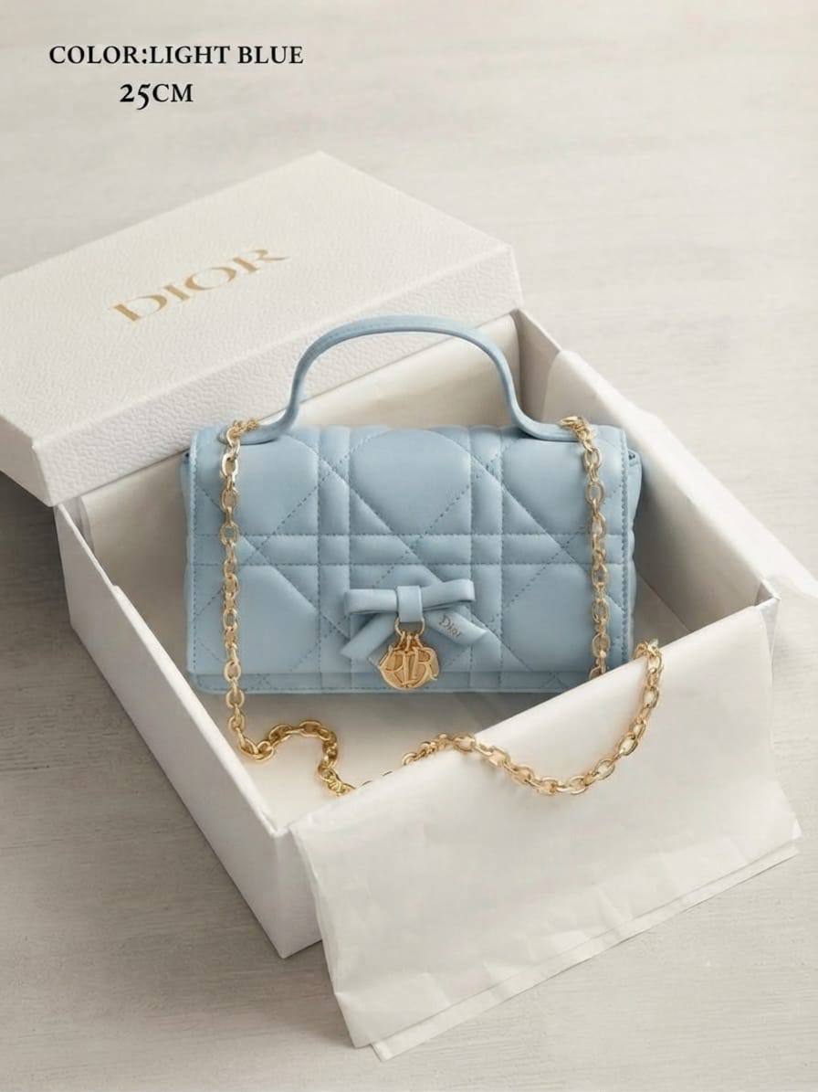 Dior ᴄᴀɴɴᴀɢᴇ ʙᴏᴡ
sᴏғᴛ ᴄᴀʟғsᴋɪɴ ʟᴇᴀᴛʜᴇʀ
ᴡɪᴛʜ ɢᴏʟᴅ ᴄʜᴀɪɴ sᴛʀᴀᴘ
sɪᴢᴇ : 25 cm
ᴡɪᴛʜ BOX

110 dhs✅

Zain31
♥️♥️♥️