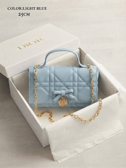 Dior ᴄᴀɴɴᴀɢᴇ ʙᴏᴡ
sᴏғᴛ ᴄᴀʟғsᴋɪɴ ʟᴇᴀᴛʜᴇʀ
ᴡɪᴛʜ ɢᴏʟᴅ ᴄʜᴀɪɴ sᴛʀᴀᴘ
sɪᴢᴇ : 25 cm
ᴡɪᴛʜ BOX

110 dhs✅

Zain31
♥️♥️♥️
