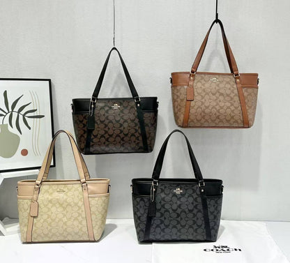 Coach
size 30cm 
good quality 
110 dhs✅

Zain278
♥️♥️♥️