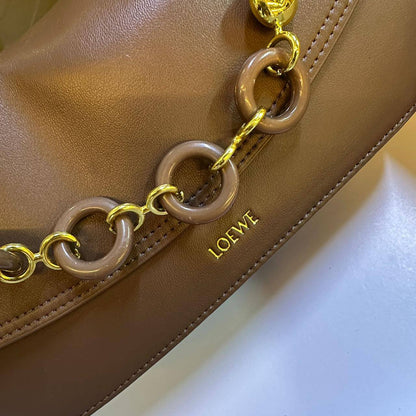 LOEWE 

COPY ONE NEW CAME 
WITH BOX 
🎁🎁🎁

155 dhs🪙🖤

Zain39
♥️♥️♥️