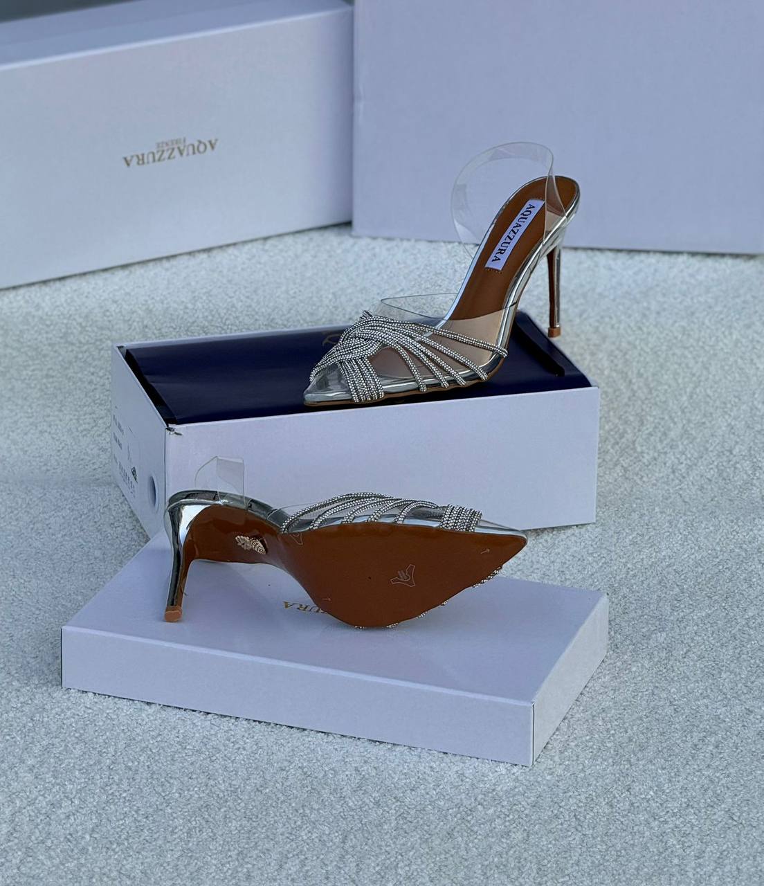 New.  Aquazzura heel

   Size  .  36.  to 41

110 dhs✅

Zain80
♥️♥️♥️