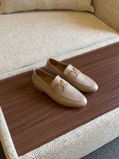 LOUIS VIITTON

SuperMaster Quality 💯
500 dhs🇦🇪🇦🇪

Size: 36-41💥

Zain171
♥️♥️♥️