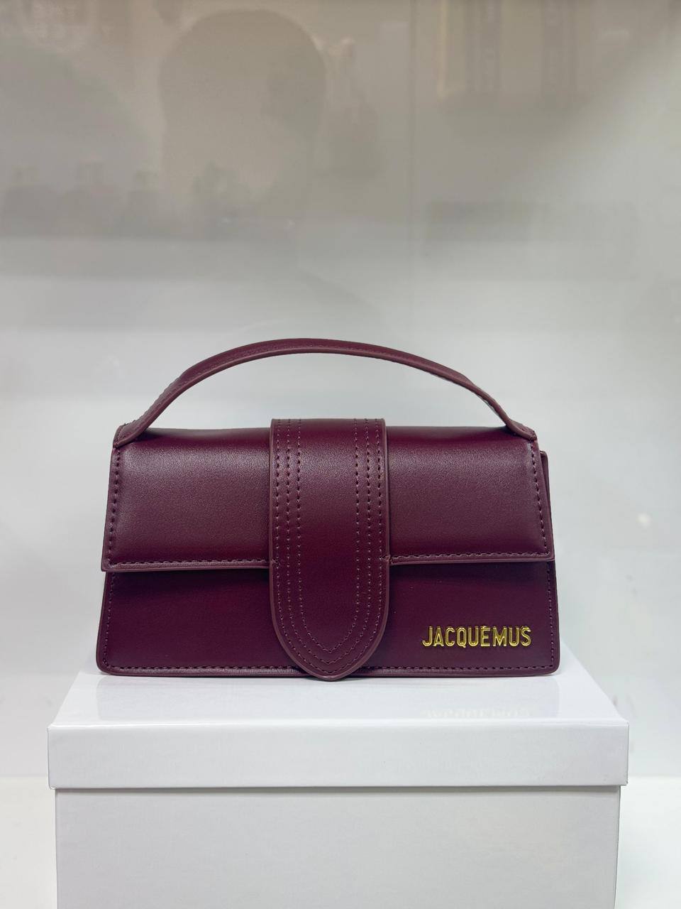 Jacquemus
Best quality

With box’s
🎁🎁🎁

95 dhs🪙🌨️
size 19cm

Zain158
♥️♥️♥️