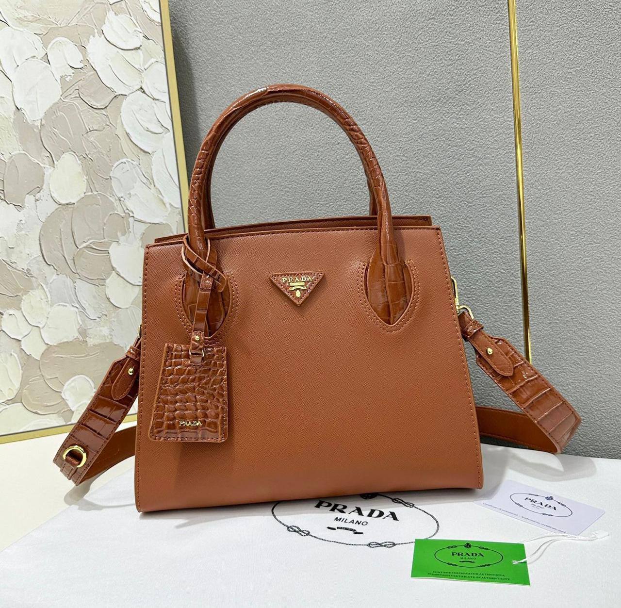 PRADA GOOD QUALITY 
110 dhs🇦🇪🇦🇪

Zain295
♥️♥️♥️