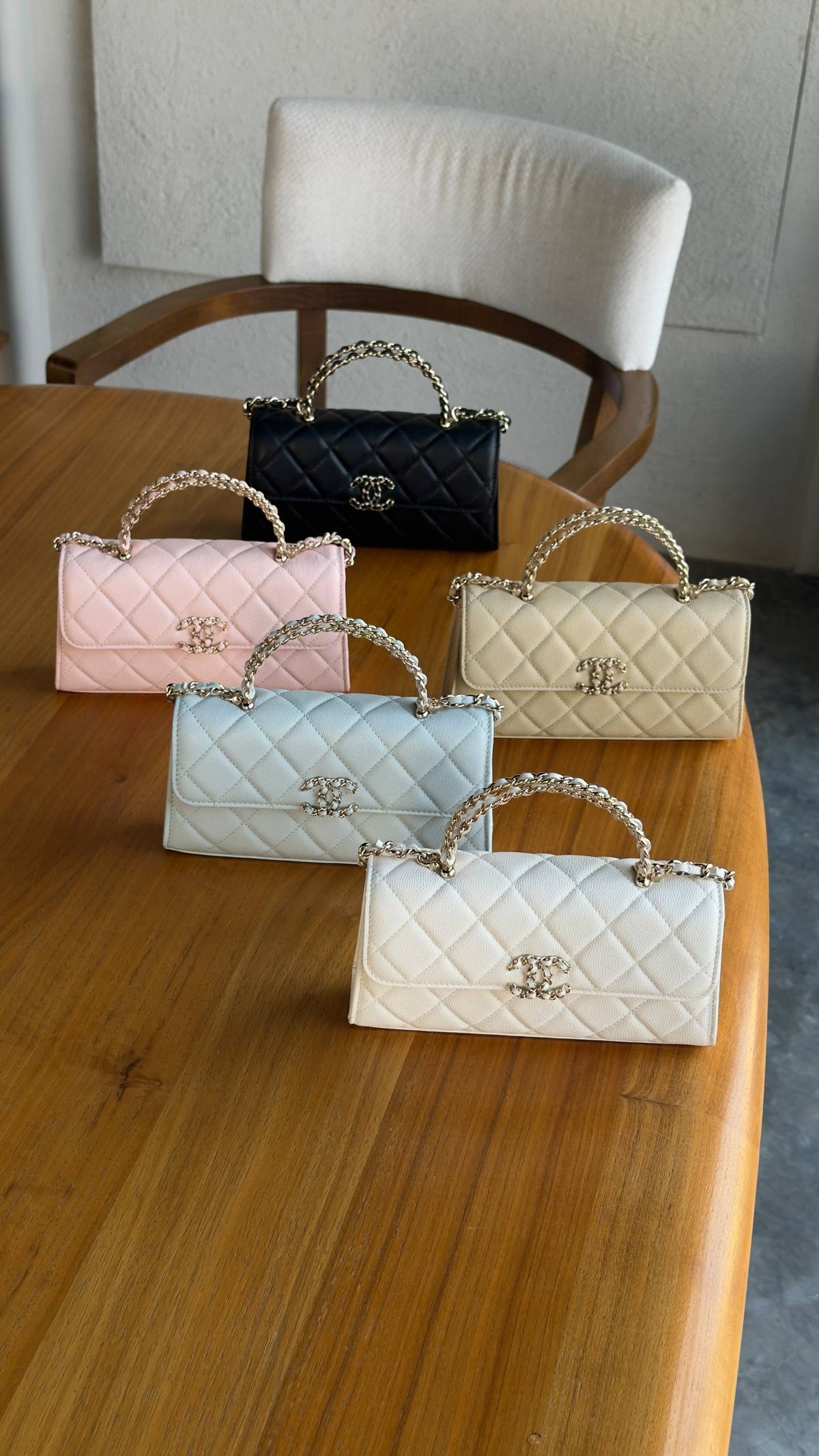 New collection ⚜️
CHANEL 💚
VIP quality 💎
Chanel flap top handle ✨
Size : 19 cm
For Price 👇 WhatsApp✅
0568585901 
0507557372
0552275751 Owner Zain 👌

Zain336
♥️♥️♥️