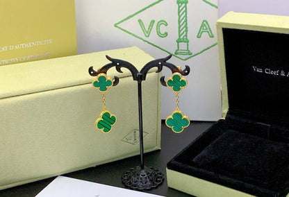 Master Earring 
VCA 
65 dhs🪙💚 
WITH SMALL BOX AND PAPER BAG
🎁🎁🎁

75 dhs🪙💚 

WITH GOOD BOX AND PAPER BAG
🎁🎁🎁

Zain89
♥️♥️♥️