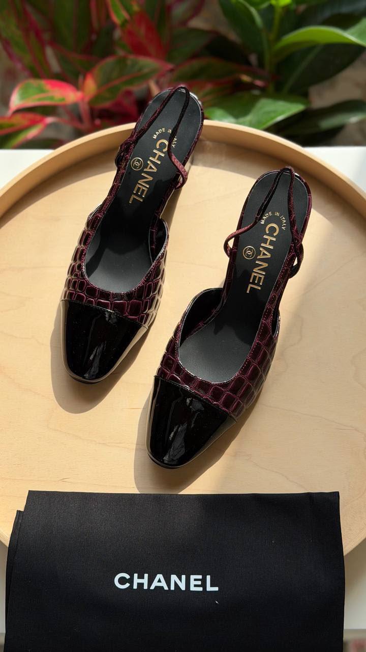 CHANEL
Available  🤩
Master quality 
Size: 36 to 41

460 dhs🇦🇪🇦🇪

Zain318
♥️♥️♥️