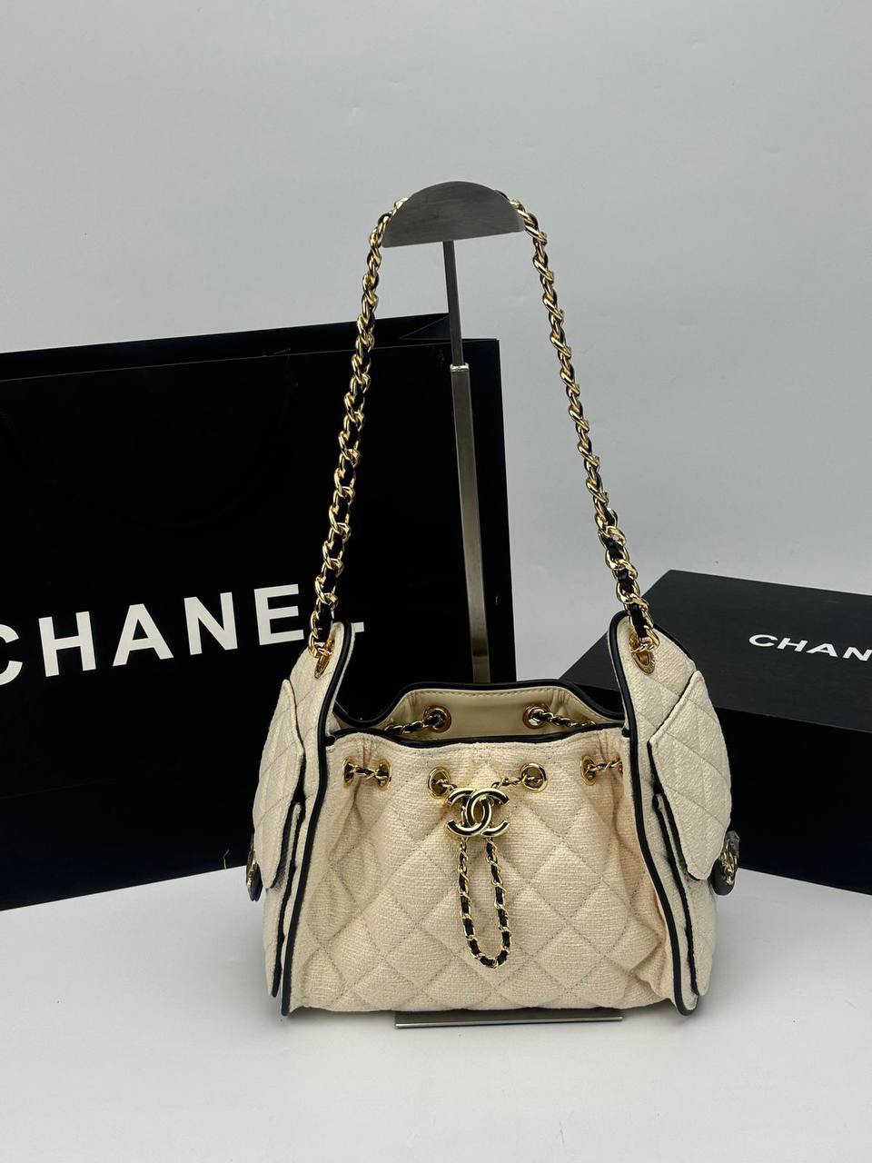 Chanel
Master🌺🌺
Size :22cm 
260 dhs✅

Zain114
♥️♥️♥️