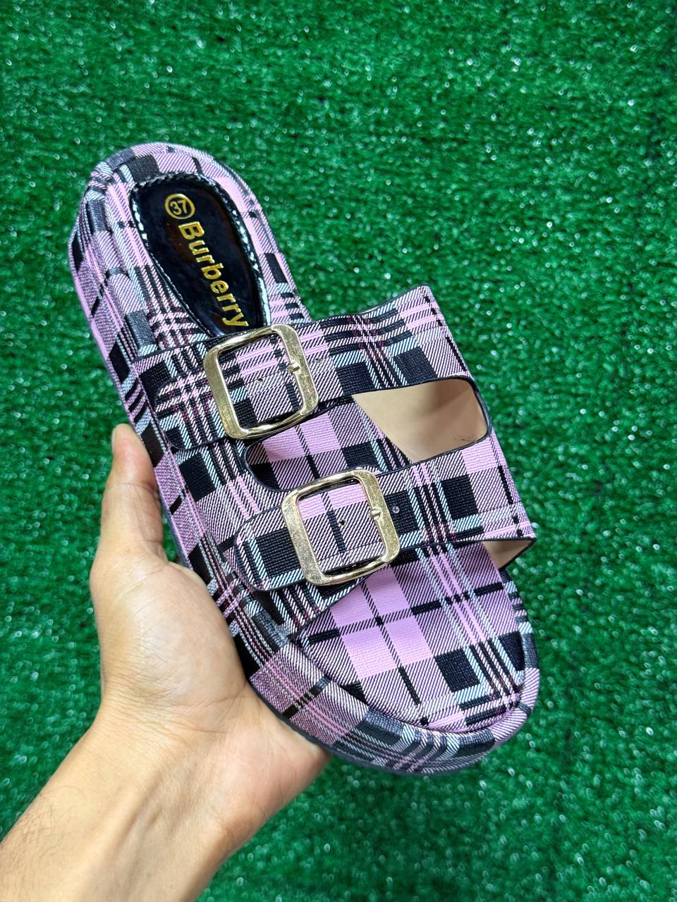 Burberry
Size 37to41
55 dhs✅

Zain163
♥️♥️♥️